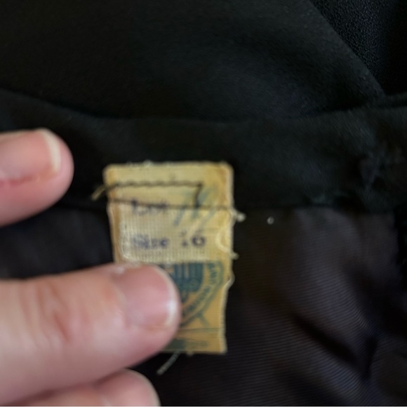 Vintage 1960’s Black Crepe Lined Cocktail Dress Union Made Tag Size 16/Size 8/10 - Picture 5 of 10